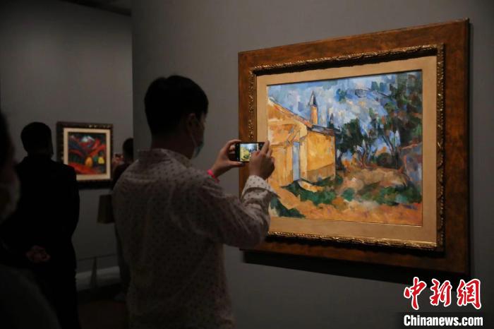 “現(xiàn)代藝術(shù)100年——意大利國家現(xiàn)當(dāng)代美術(shù)館珍藏”藝術(shù)大展?！埡鄠?攝