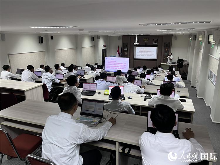 學習現(xiàn)場。人民網(wǎng)記者 張杰攝