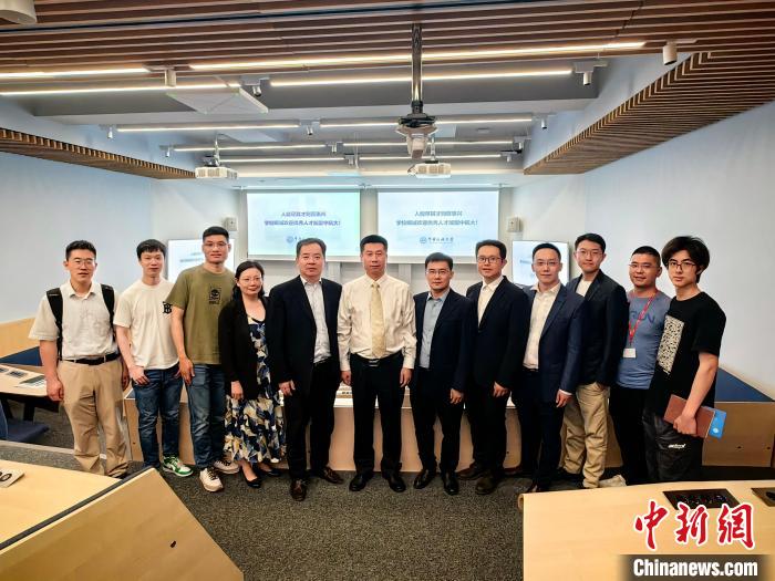 中國民航大學代表團在英交流情況?！≈鬓k方提供