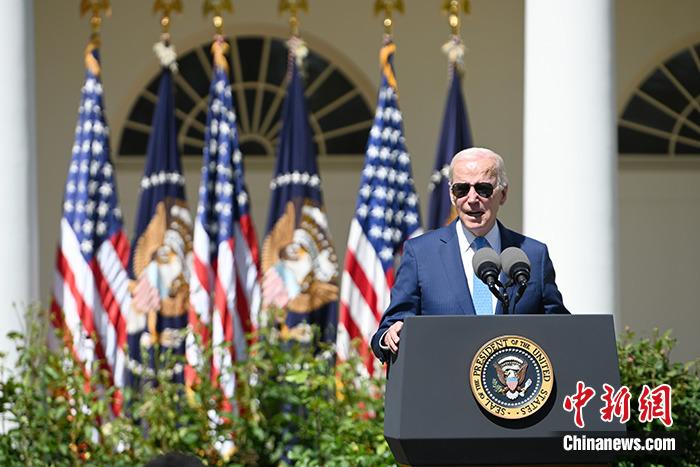 當(dāng)?shù)貢r(shí)間4月25日，美國總統(tǒng)、民主黨人拜登以一段競選視頻宣傳片，正式宣布2024年競選連任。資料圖為拜登在白宮。 <a target='_blank' href='/'><p  align=