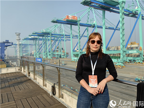 阿根廷公共電視臺記者萊蒂西亞接受采訪。人民網(wǎng)記者 符園園攝