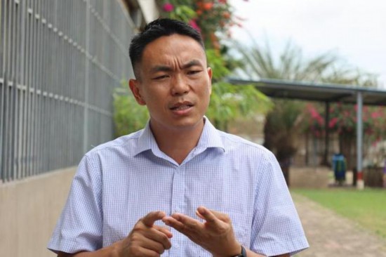   2023年10月24日，在加納特馬市，胡振興接受新華社采訪。（新華社發(fā)/賽特?cái)z）