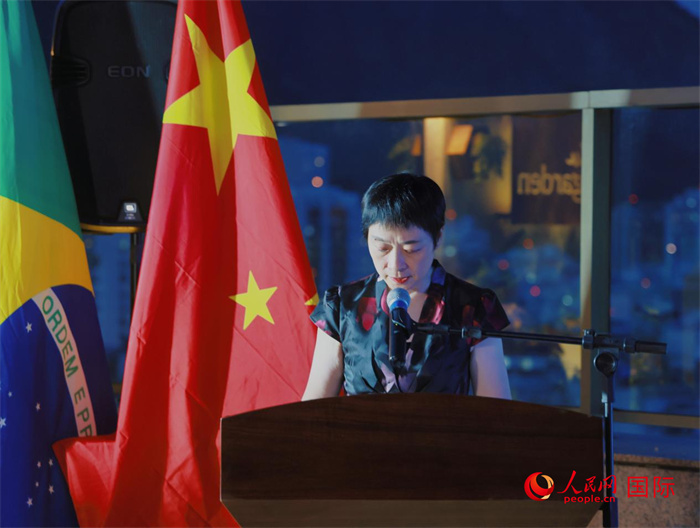 中國(guó)駐里約熱內(nèi)盧總領(lǐng)事田敏發(fā)表致辭。人民網(wǎng)記者 宋亦然攝