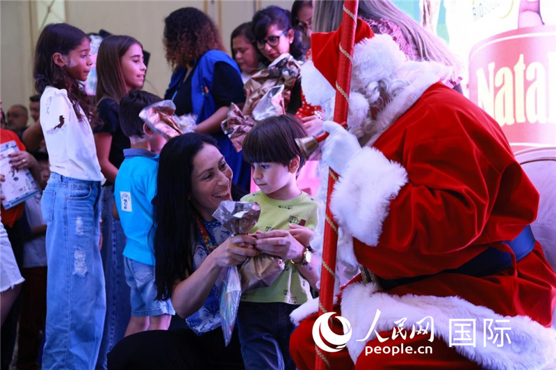 捐贈活動現(xiàn)場。人民網(wǎng)記者宋亦然攝