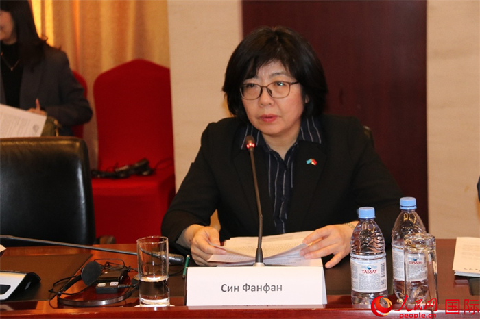 中國(guó)駐哈薩克斯坦大使館公使銜參贊邢芳芳致辭。人民網(wǎng)記者 李強(qiáng)攝