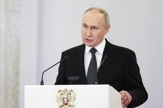 2023年12月8日，俄羅斯總統(tǒng)普京在莫斯科克里姆林宮出席“祖國英雄日”慶祝儀式。新華社/塔斯社