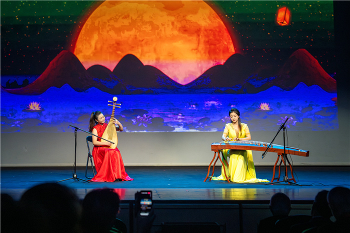  現(xiàn)場(chǎng)表演。中國(guó)駐希臘大使館供圖