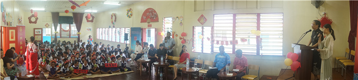 “歡樂春節(jié)進校園”在斐濟勞托卡中華學校禮堂舉行。陳鵬攝