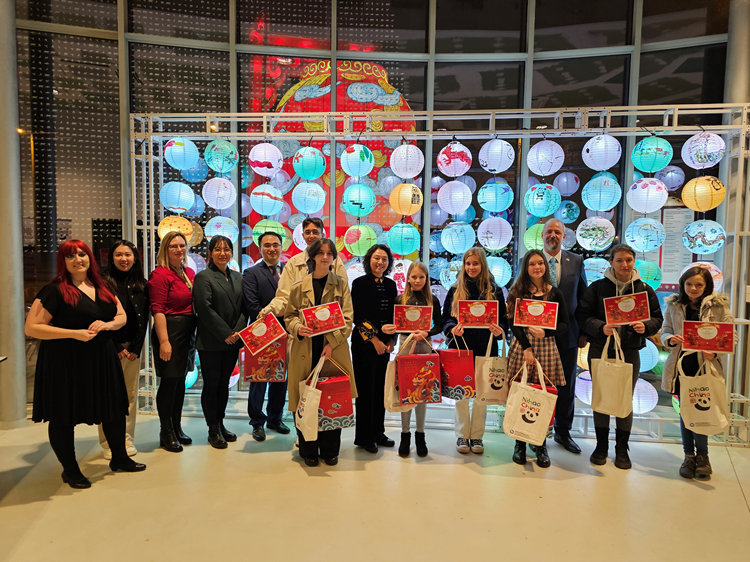 獲獎學生合影。翟朝暉攝