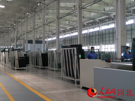 高碑店綠建產(chǎn)業(yè)蓬勃發(fā)展。人民網(wǎng)張繼航攝