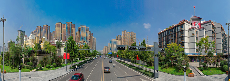 臨汾中大街五一路口。