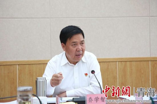 圖為黃南州州長喬學(xué)智講話。黃宣攝