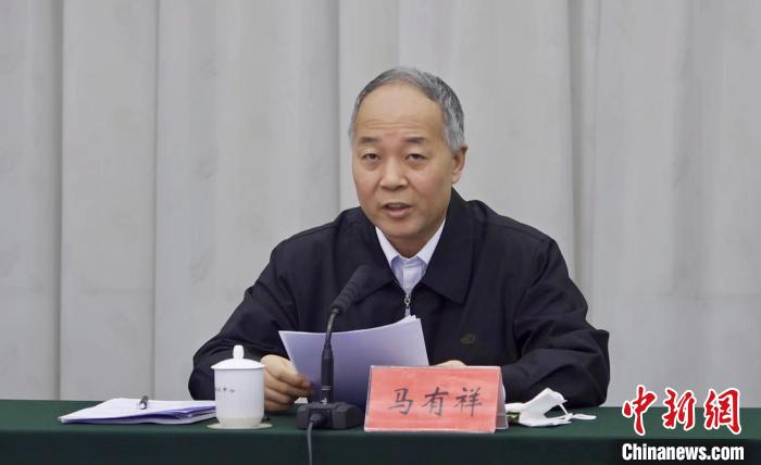 圖為農(nóng)業(yè)農(nóng)村部副部長馬有祥在部省共同打造青海綠色有機農(nóng)畜產(chǎn)品輸出地推進(jìn)會議上講話?！±罱瓕?攝