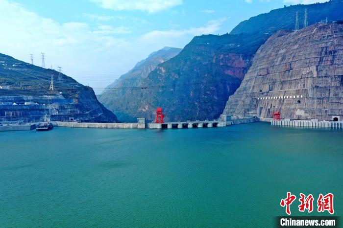 圖為白鶴灘水電站?！∷娝木止﹫D