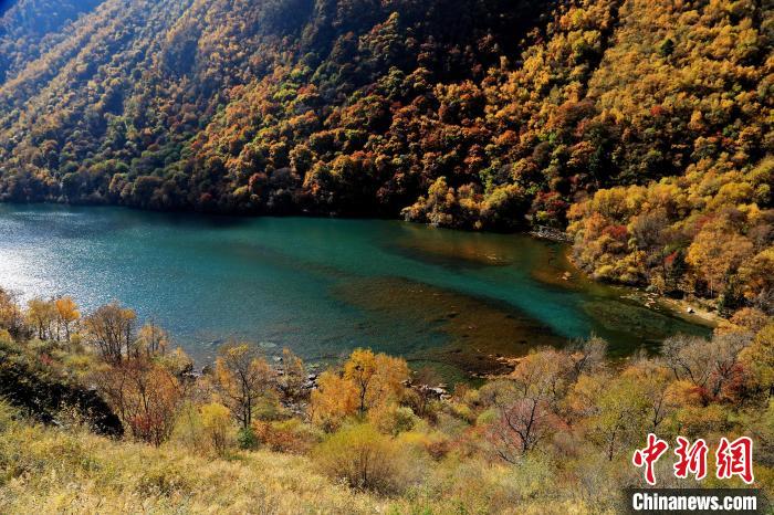 松坪溝風(fēng)光。　何清海 攝