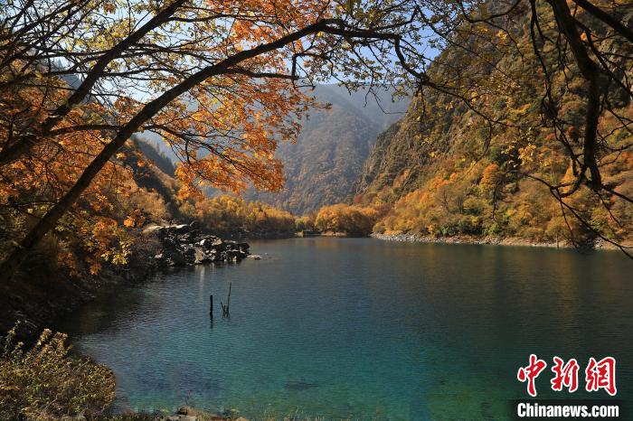 松坪溝風(fēng)光?！⑼?攝