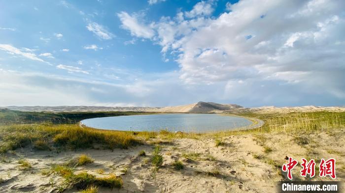 圖為青海湖沙島風(fēng)光。　李江寧 攝