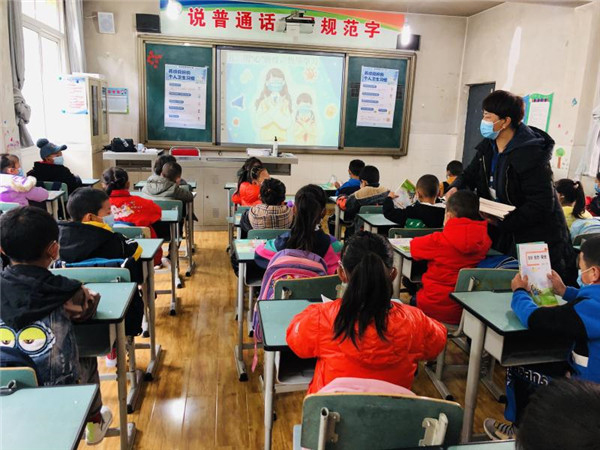 圖片默認(rèn)標(biāo)題_fororder_4、恢復(fù)上課的學(xué)生們-攝影-左斌