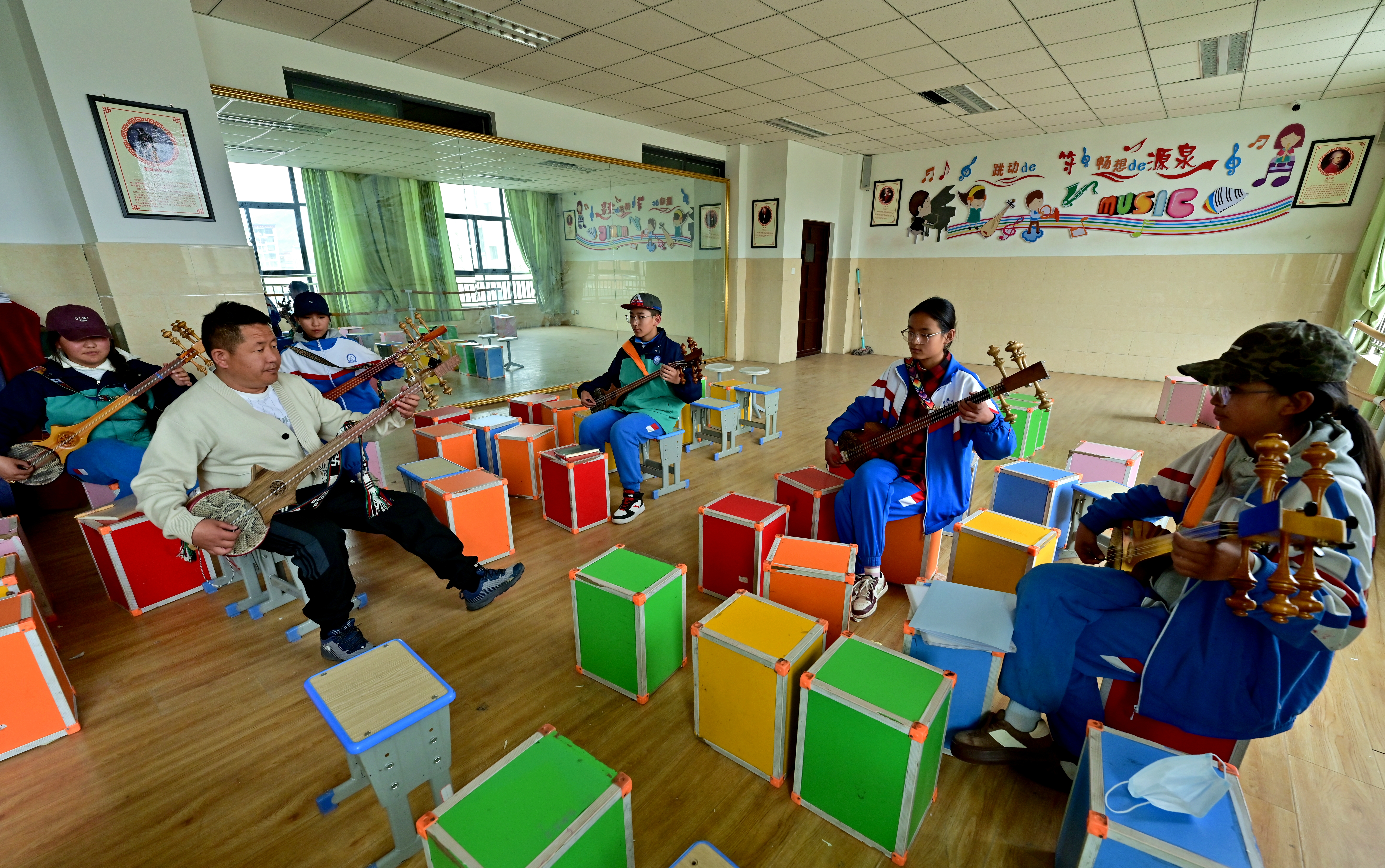 多彩社團展風(fēng)采 青春校園綻活力(13192276)-20250518085853.jpg