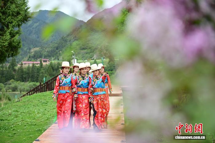 雪域高原“三格毛”傳承中國(guó)藏族服飾之美