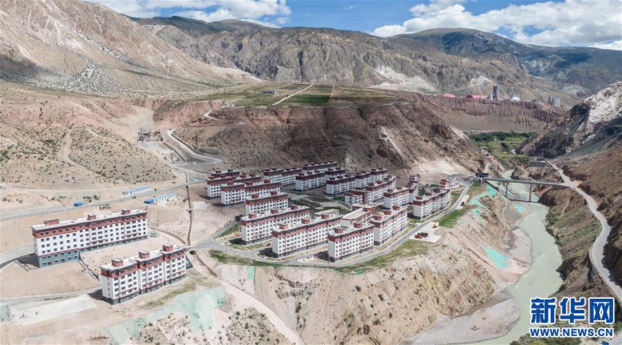 (社會)(1)藏東脫貧影像:為家鄉(xiāng)建設“添磚加瓦”