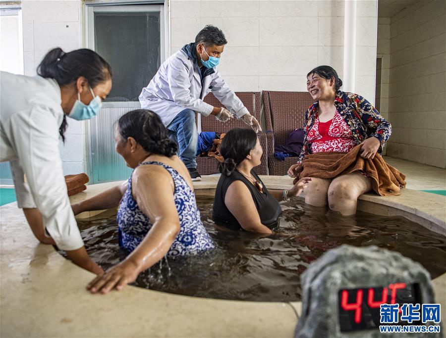 （新華全媒頭條·走向我們的小康生活·圖文互動）（10）扎西德勒，我們的新家園——西藏易地扶貧搬遷搬出幸福美好新生活