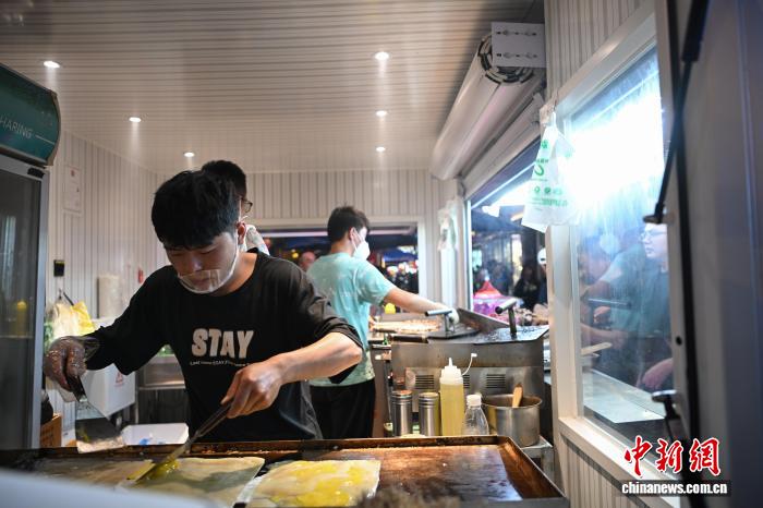 “拉薩不夜城”人氣火爆成旅游新熱點