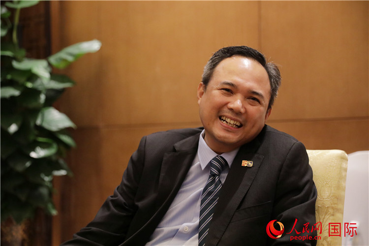 馬來西亞駐南寧總領(lǐng)事館總領(lǐng)事阿哈默·法蒂爾·伊斯邁爾在2024中國-東盟教育交流周期間接受人民網(wǎng)專訪。人民網(wǎng) 王婧攝