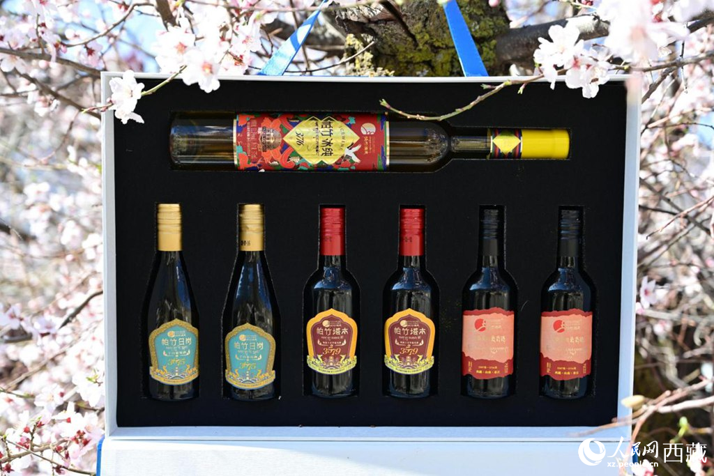 瓶裝桑日冰葡萄酒。人民網(wǎng)記者 次仁羅布攝