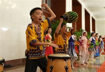 拉片看！從億點細(xì)節(jié)看懂中非情誼