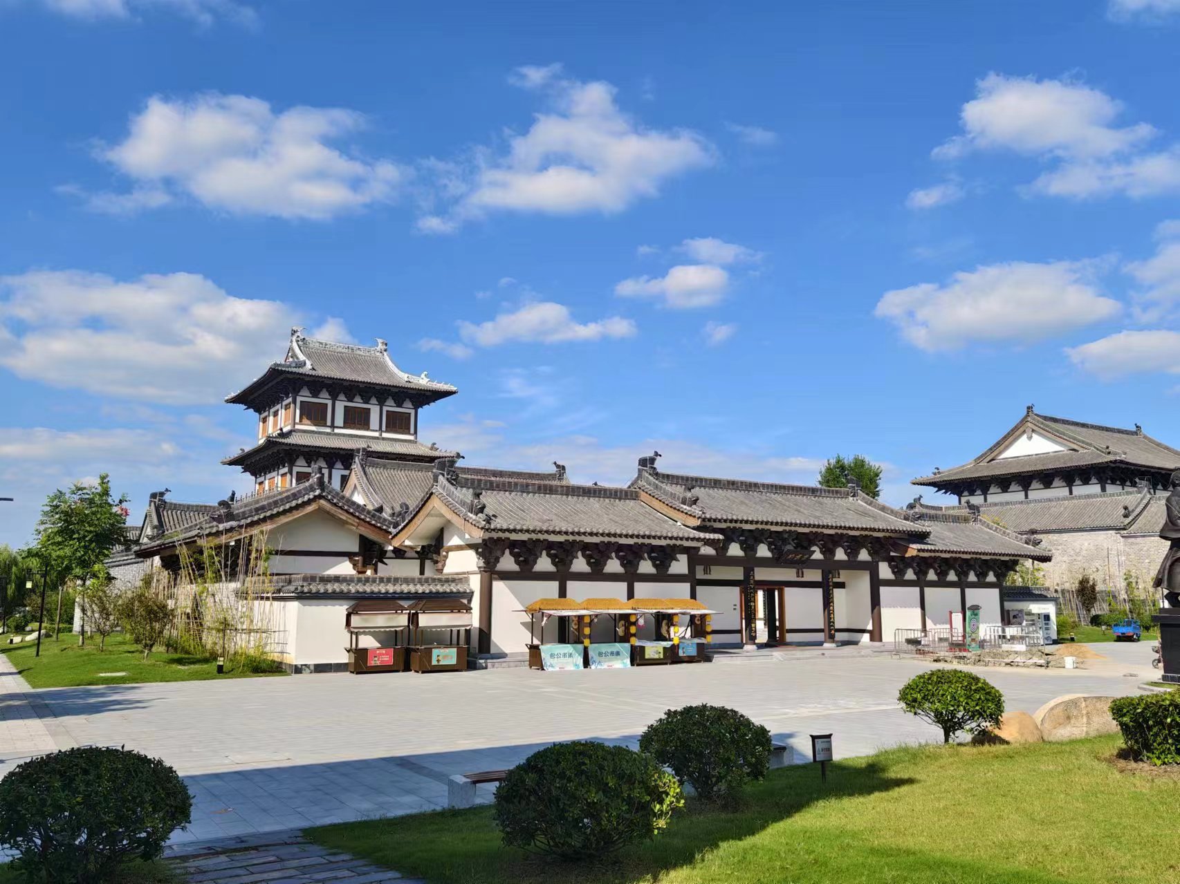 【2024打卡中國(guó)】穿越時(shí)空的對(duì)話(huà)：外國(guó)網(wǎng)紅探索包公故里文化園（組圖）_fororder_微信圖片_20240923155123