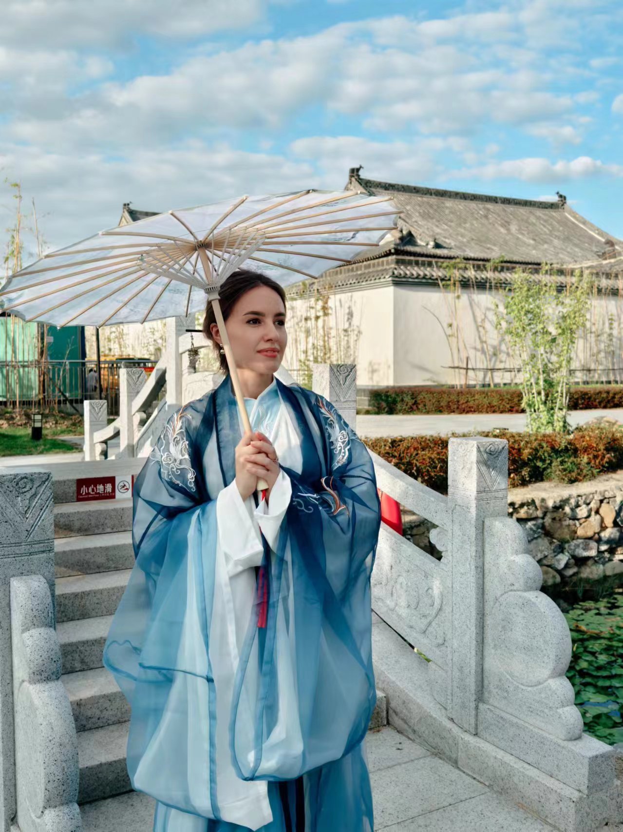 【2024打卡中國(guó)】穿越時(shí)空的對(duì)話(huà)：外國(guó)網(wǎng)紅探索包公故里文化園（組圖）_fororder_微信圖片_20240923165306