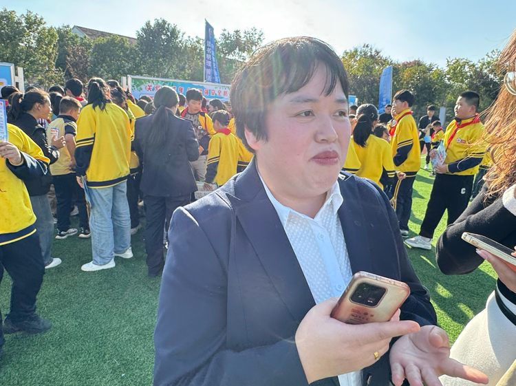 改革沃土綻放法治之花——“全國網(wǎng)絡(luò)普法行安徽站”活動采訪團(tuán)走進(jìn)小崗村