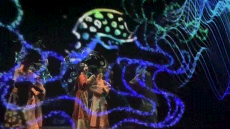 馬王堆復(fù)原動(dòng)態(tài)展《一念·辛追夢》以多媒體視覺影像，為觀眾提供沉浸式視聽感受。