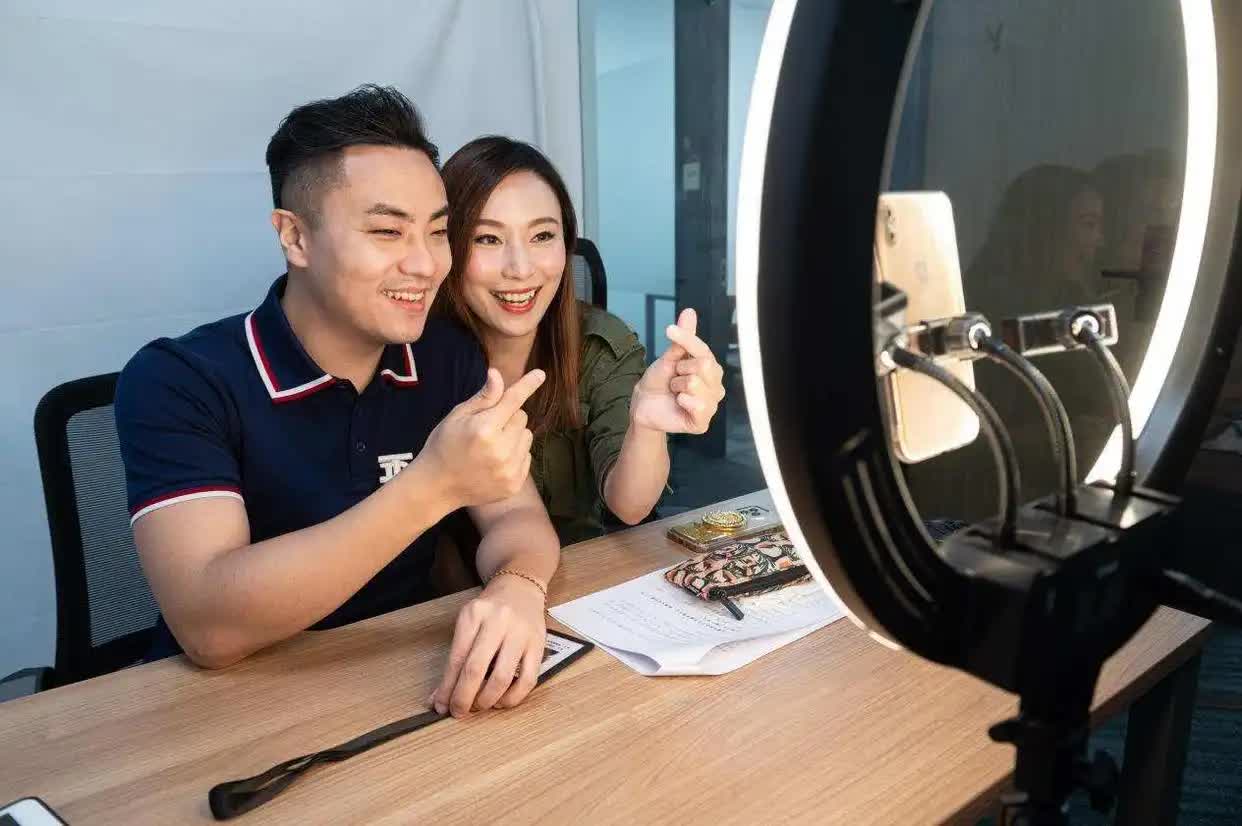 △ 一對在廣州創(chuàng)業(yè)的“港夫廣妻” 。