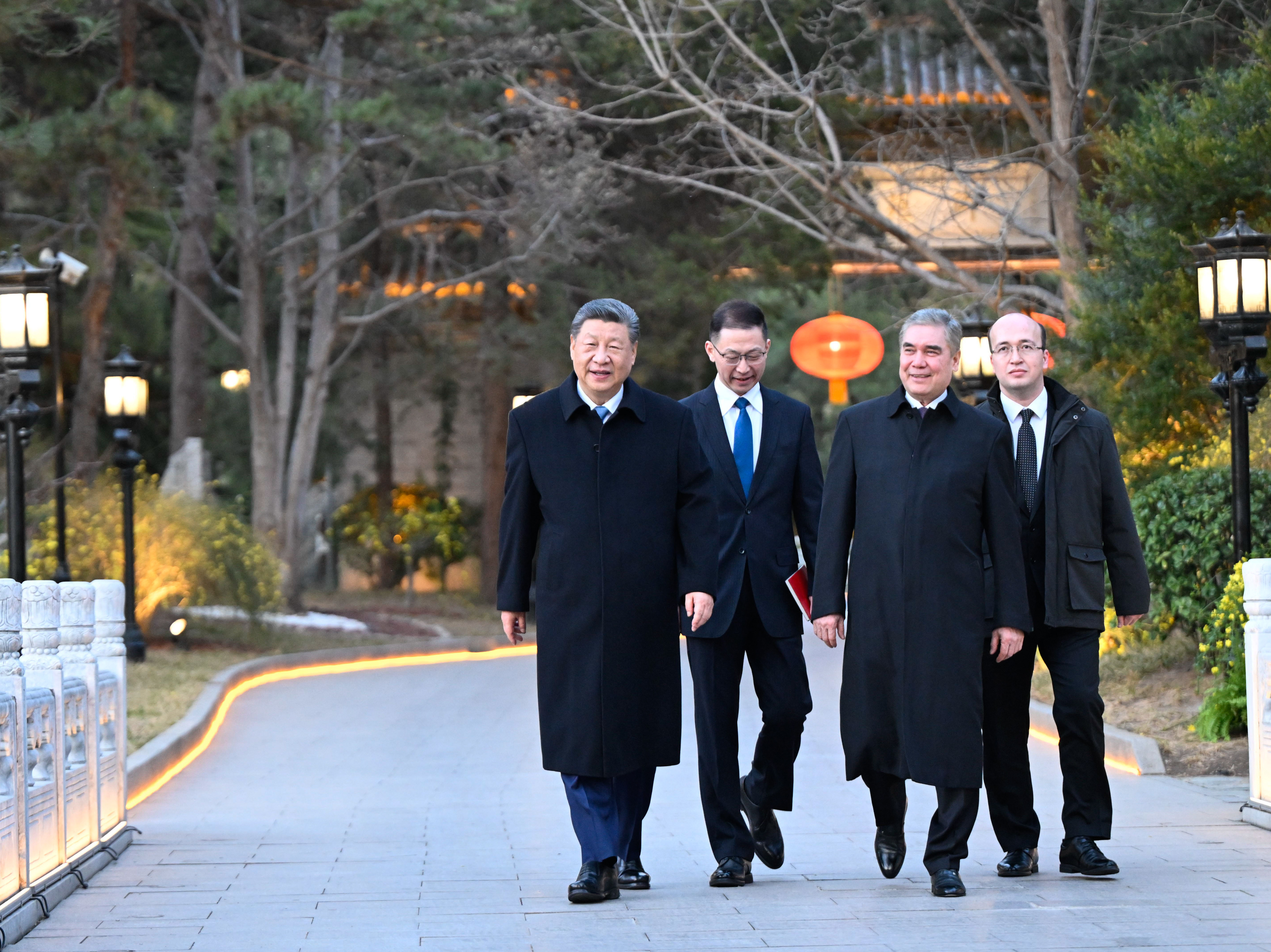 2026年3月18日，國家主席習近平在北京會見土庫曼斯坦民族領(lǐng)袖、人民委員會主席別爾德穆哈梅多夫。