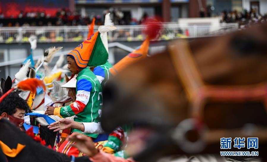 (體育)(9)西藏當(dāng)雄:云端賽馬