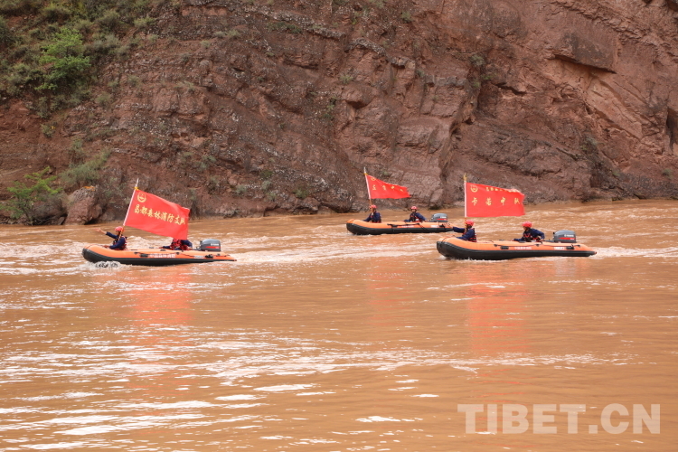 12 阿旺旦培攝 中隊開展新科目水域救援訓練.jpg 12 阿旺旦培攝 中隊開展新科目水域救援訓練.jpg