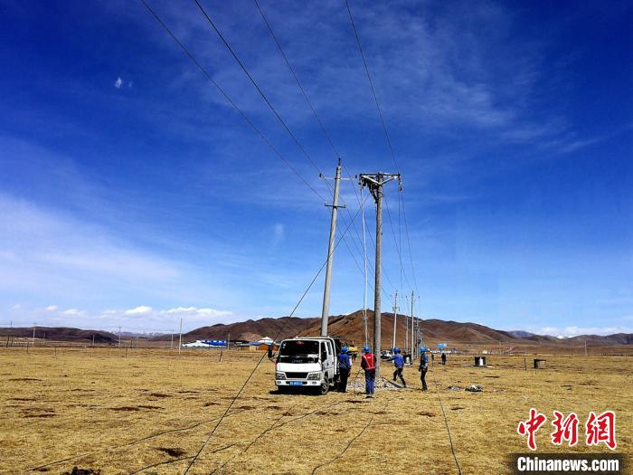 青海農網改造讓草原牧民用上清潔電采暖