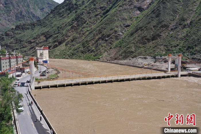 四川丹巴:臨時(shí)安置點(diǎn)受災(zāi)群眾生活井然有序