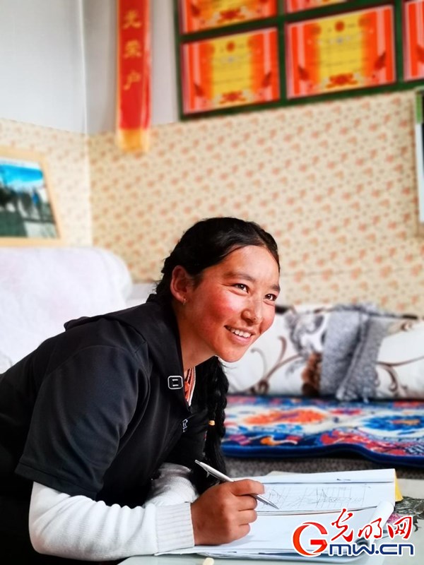 挪窮窩，拔窮根——青海澤庫移民安置點里的新生活