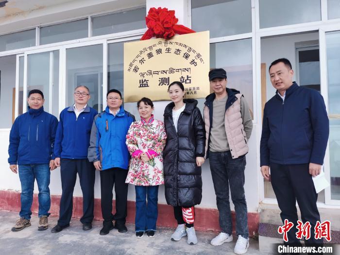 揭牌儀式現(xiàn)場(chǎng)?！垪?攝