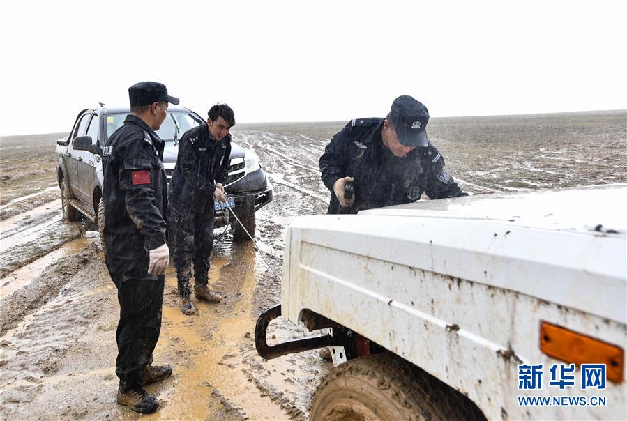 （圖文互動）（4）記者手記：可可西里，“挪”向“藏羚羊大產(chǎn)房”的14個(gè)半小時(shí)