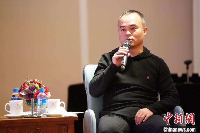 圖為<a target='_blank' >中新社</a>青海分社社長胡鐘藝就加強瀾湄流域新聞報道發(fā)表觀點。　蘇丹 攝