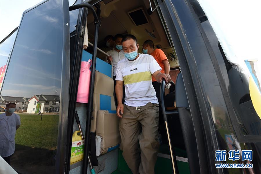 （新華全媒+）（19）千里“挪窩”，踏實(shí)開啟新生活