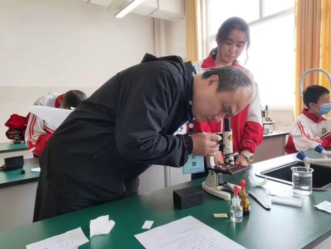 圖3 賈新生工作照(受訪者供圖)