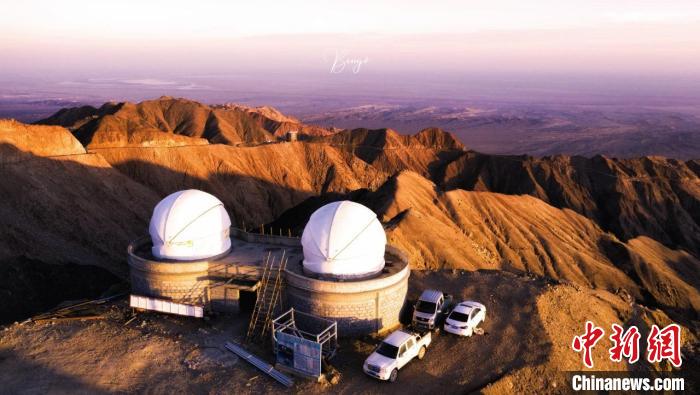 圖為青海冷湖賽什騰山天文臺址日落?！『槲腻?攝