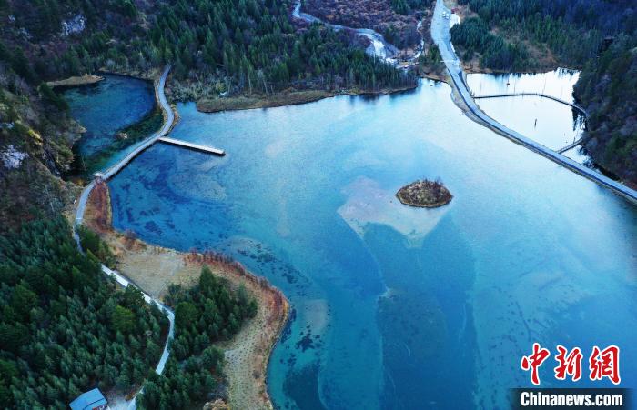 畢棚溝景區(qū)風(fēng)光。　安源 攝