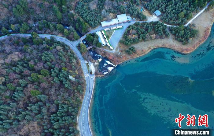 畢棚溝景區(qū)風(fēng)光。　安源 攝