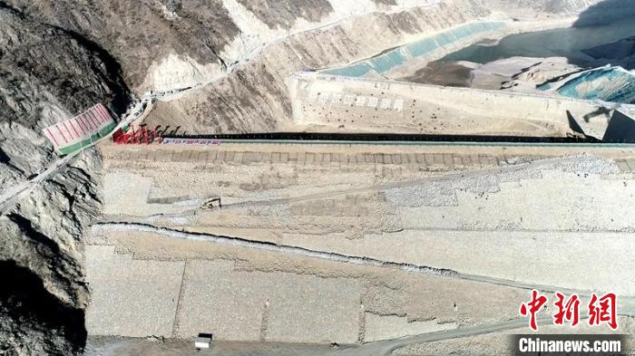 航拍巴塘水電站大壩?！≈袊材艿谌こ叹止﹫D
